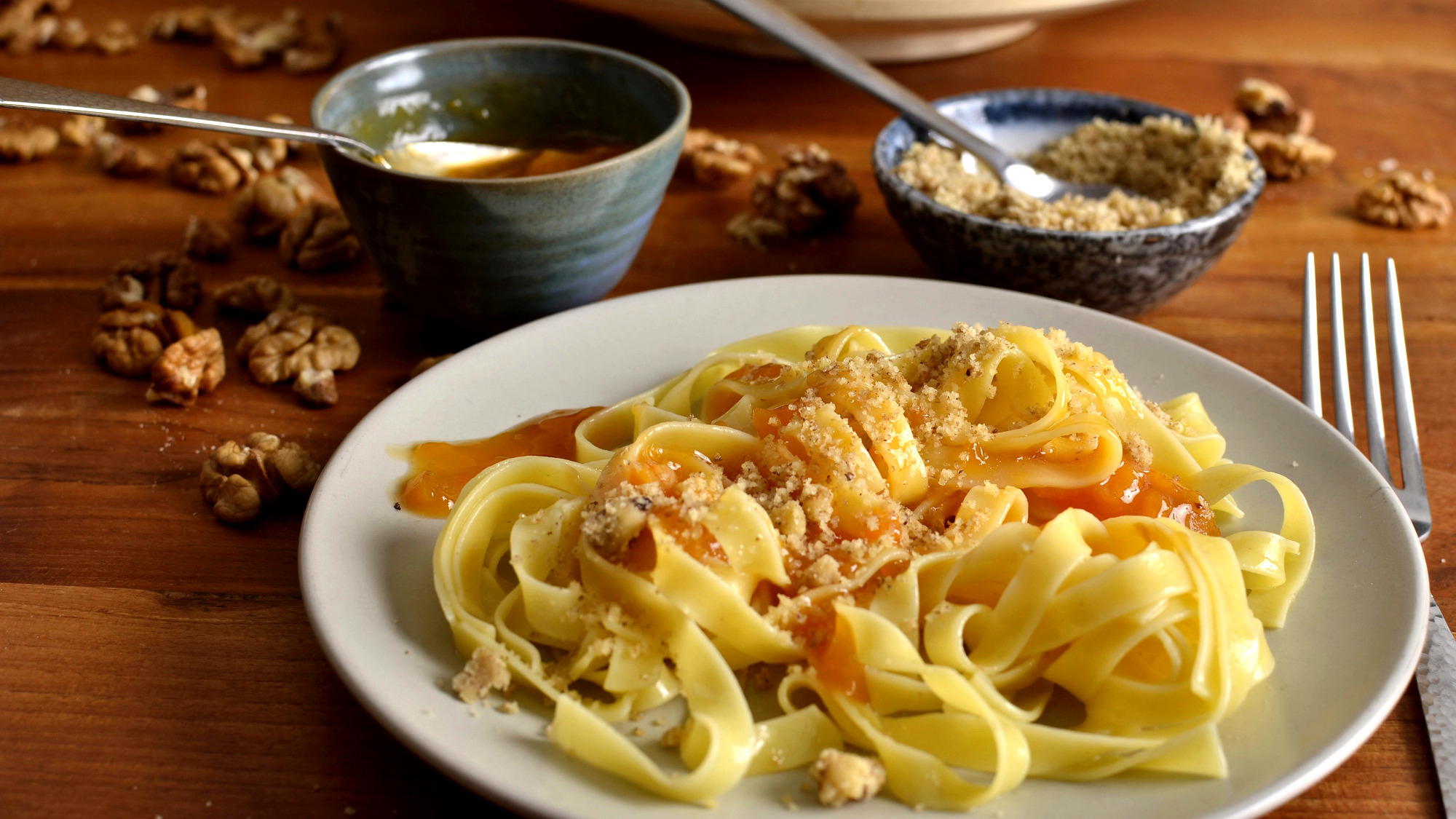 Tagliatelle pecorino, noci e Miele